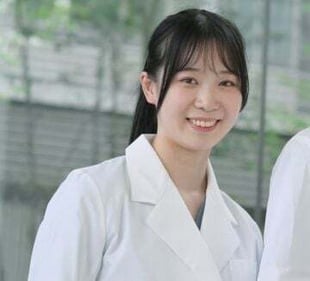 初期研修医    岩田　玲